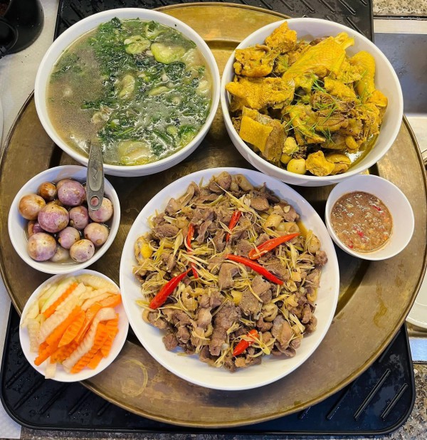 Thực đơn ngày mưa giản dị mà ấm cúng, ai thấy cũng muốn về nhà ăn cơm