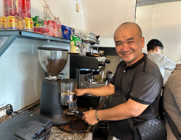 Tính đóng cửa vì ế, chủ quán cà phê TP.HCM cầu cứu: Tính đóng cửa vì ế, chủ quán cà phê TP.HCM cầu cứu: