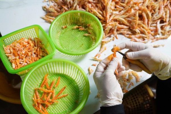 Tôm khô móng chim Cà Mau hiếm cỡ nào mà giá hơn 1,5 triệu đồng/kg?