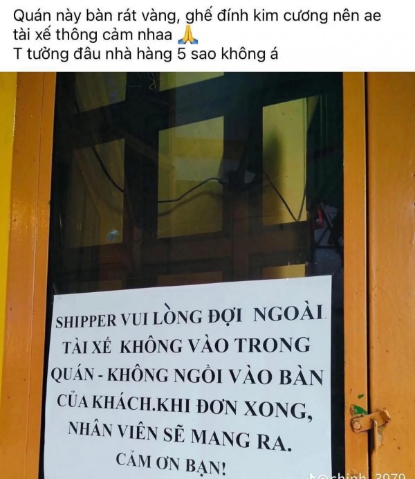 Tranh cãi quán ăn dán thông báo shipper không vào trong, không ngồi bàn của khách Tranh cãi quán ăn dán thông báo shipper không vào trong, không ngồi bàn của khách