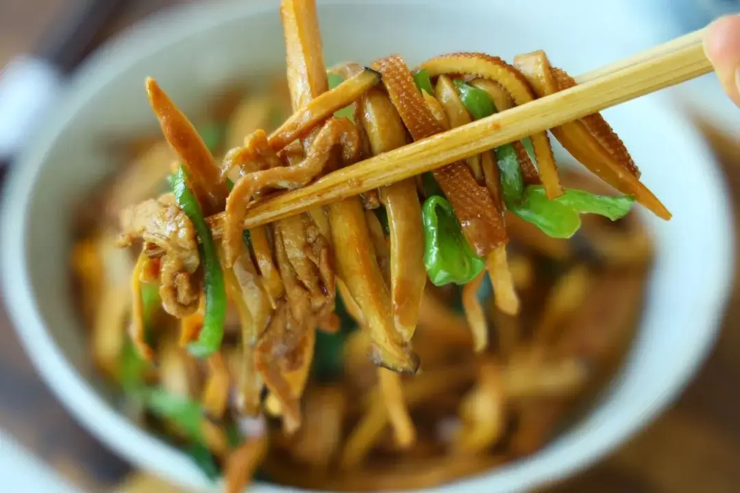 Trời nóng mà có món này, cả nhà "vét sạch" mâm cơm