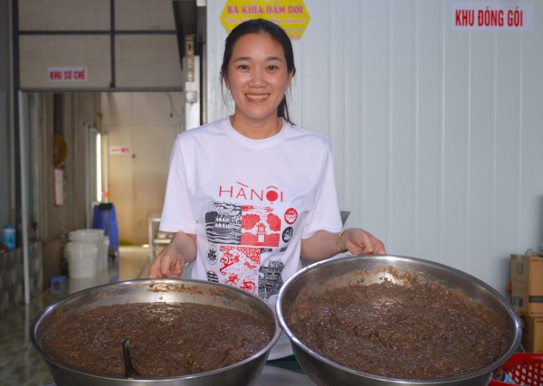 Từng bị xem là hàng dạt, ba khía lột thành riêu OCOP 4 sao