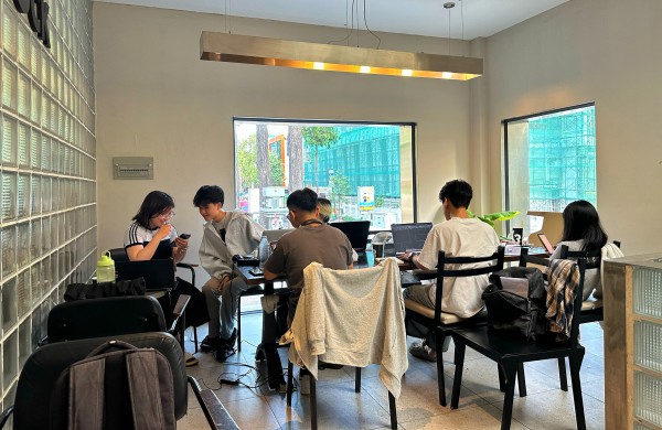 Xem diễu binh lễ 30.4 ở trung tâm TP.HCM: Chọn quán nào sẽ có Xem diễu binh lễ 30.4 ở trung tâm TP.HCM: Chọn quán nào sẽ có