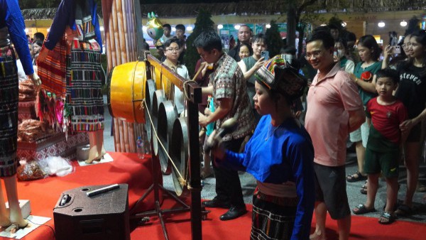 Đặc sản 15 tỉnh, thành phố hội tụ ở xứ Thanh Đặc sản 15 tỉnh, thành phố hội tụ ở xứ Thanh