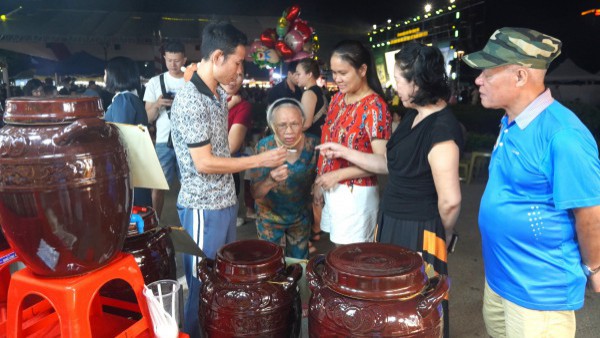 Đặc sản 15 tỉnh, thành phố hội tụ ở xứ Thanh Đặc sản 15 tỉnh, thành phố hội tụ ở xứ Thanh