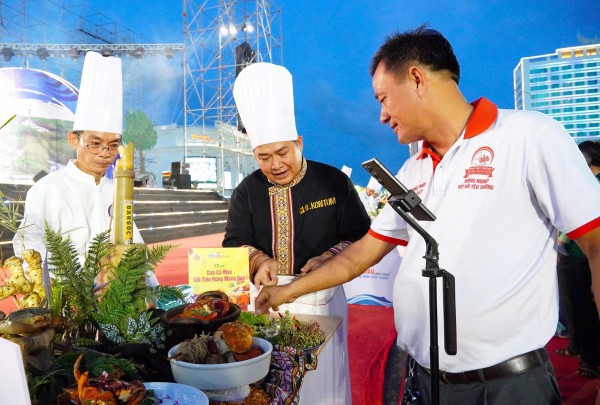 Đại tiệc ẩm thực: Hơn 100 món ngon từ cua Cà Mau kết hợp nguyên liệu 34 tỉnh thành