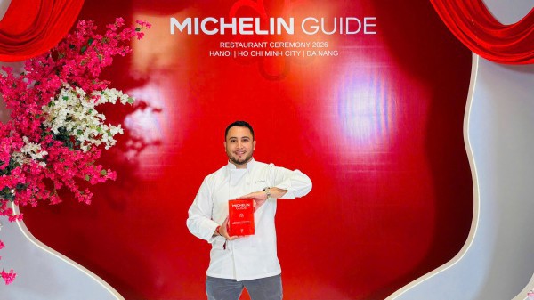 Đầu bếp đứng sau nhà hàng Địa Trung Hải ở TP.HCM được Michelin vinh danh là ai?