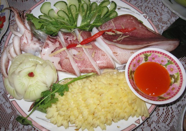 Đến Sa Huỳnh nhớ ăn mực hấp gừng