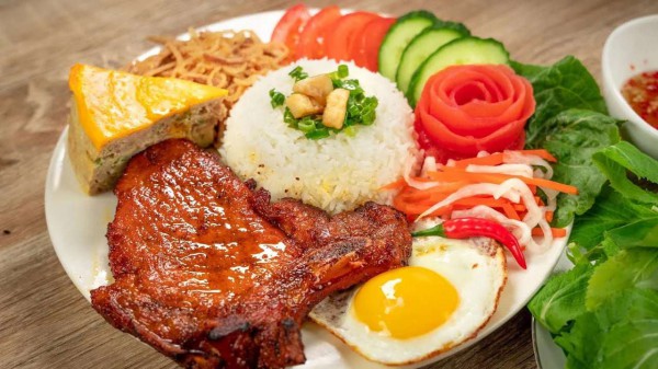 Đến TP.HCM xem diễu binh, nhớ thưởng thức những món đặc sản này