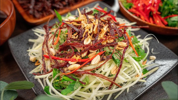 Đến TP.HCM xem diễu binh, nhớ thưởng thức những món đặc sản này