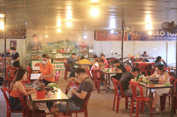 Đi tìm những quán bún bò Huế ngon nức tiếng TP.HCM: Quán Đi tìm những quán bún bò Huế ngon nức tiếng TP.HCM: Quán
