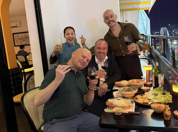 Ông Tây mở nhà hàng Việt 