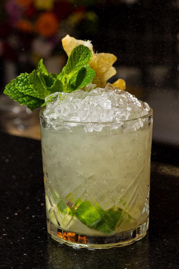 Ông Tây mở nhà hàng Việt 