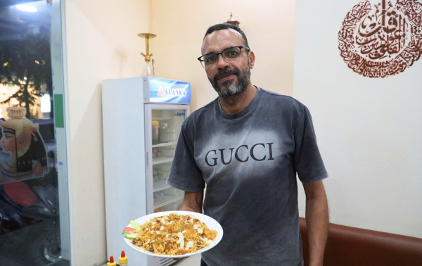 Ông chủ người Ai Cập mở quán ở TP.HCM, khách Trung Đông tìm thấy hương vị quê nhà