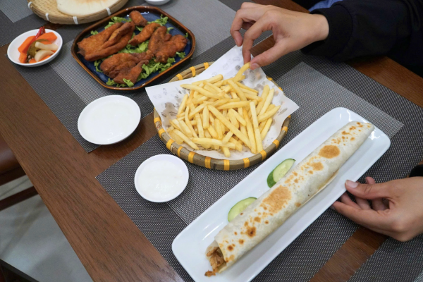 Ông chủ người Ai Cập mở quán ở TP.HCM, khách Trung Đông tìm thấy hương vị quê nhà