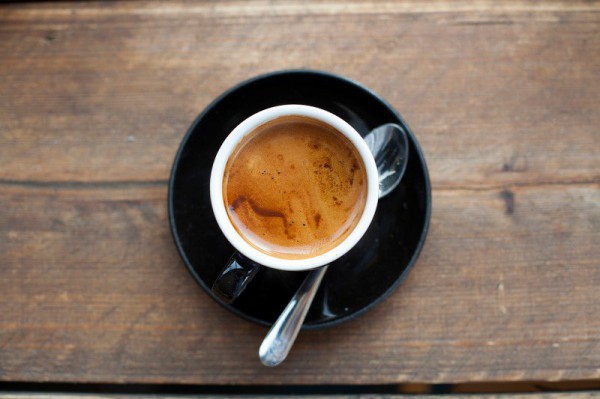 Cà phê và trà: Loại nào tốt cho sức khỏe hơn?