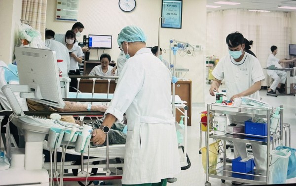 Kết luận vụ 316 người nhập viện sau ăn bánh mì: Ngộ độc thực phẩm