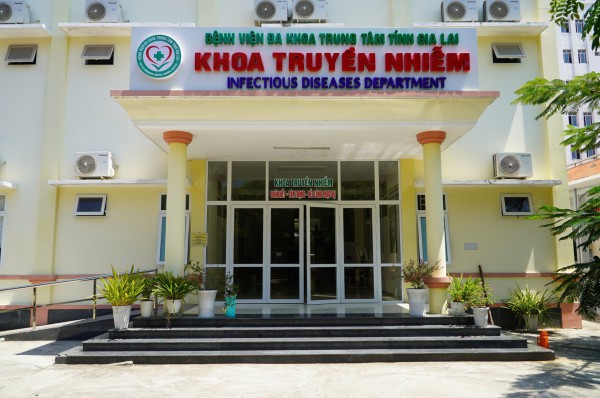 Nghi ngộ độc sau khi ăn bánh mì ở Quy Nhơn: Chủ tiệm cũng nhập viện