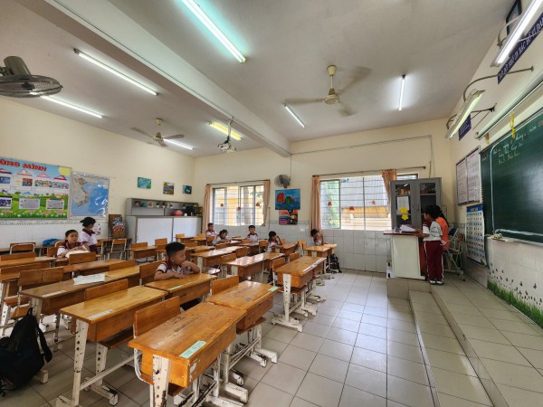 Phụ huynh Trường tiểu học Bình Quới Tây nói gì khi nhiều em nhập viện, nghỉ học?