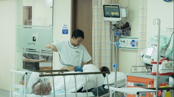 Số người nhập viện do nghi ngộ độc bánh mì ở TP.HCM tiếp tục tăng