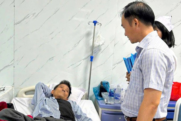 Vụ nghi ngộ độc ở Quảng Ngãi: Bệnh nhân tăng, cơ sở bánh mì xin lỗi khách