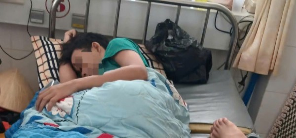 Điều tra vụ 23 học sinh Kiên Giang nhập viện nghi ngộ độc thực phẩm Điều tra vụ 23 học sinh Kiên Giang nhập viện nghi ngộ độc thực phẩm