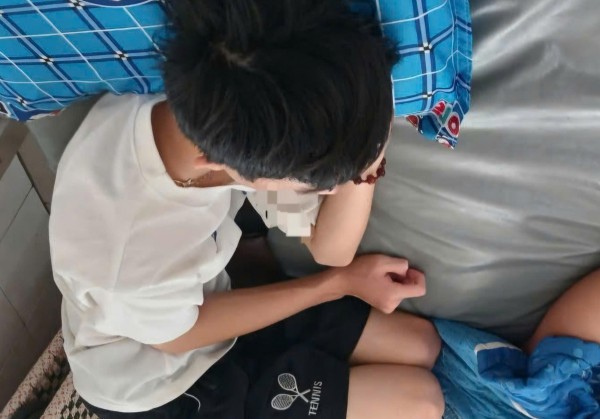 Điều tra vụ 23 học sinh Kiên Giang nhập viện nghi ngộ độc thực phẩm Điều tra vụ 23 học sinh Kiên Giang nhập viện nghi ngộ độc thực phẩm