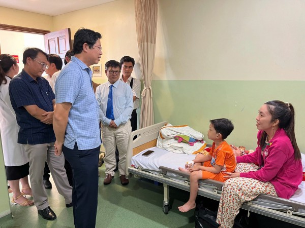 Đồng Tháp: 71 người nhập viện nghi do ăn bánh mì