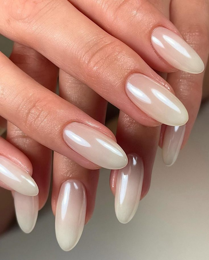 7 ý tưởng về màu nail trắng theo tâm trạng giúp nâng tầm phong cách mùa hè