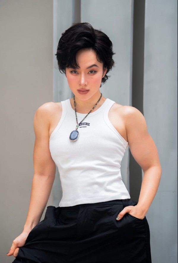 Angela Phương Trinh lúc tựa nữ thần, lúc như 