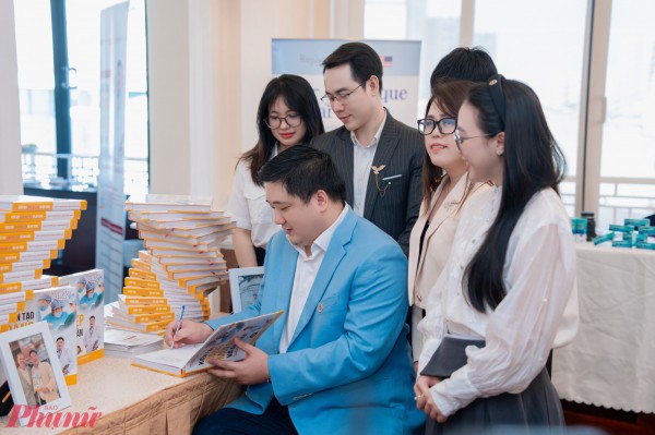 Bác sĩ Nguyên Giáp từ Harvard chỉ cách làm đẹp an toàn