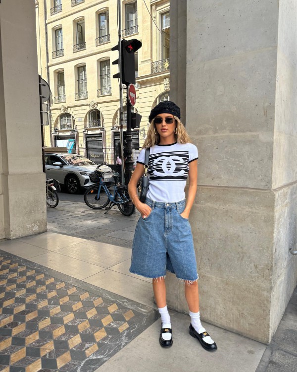 Bí quyết diện quần short denim mùa hè giúp "hack dáng"