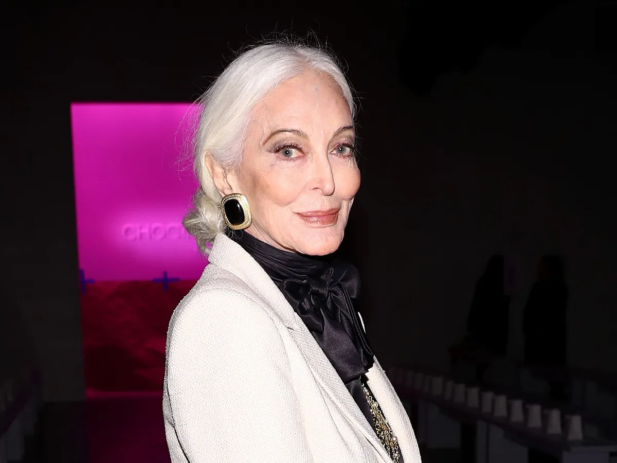 Bí quyết hạn chế nếp nhăn của người mẫu 93 tuổi Carmen Dell