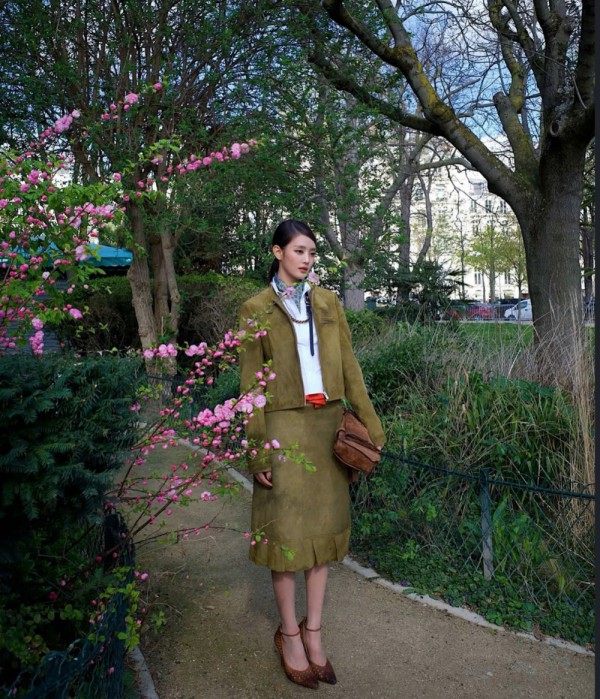 Bí quyết phối trang phục đơn sắc vừa đẹp vừa sang