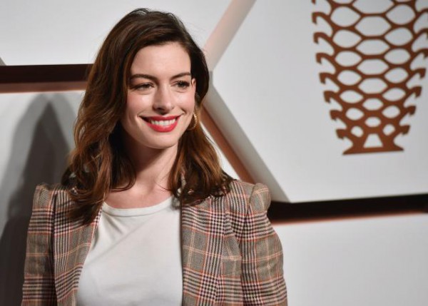 Bí quyết sở hữu vẻ đẹp bất chấp thời gian của Anne Hathaway