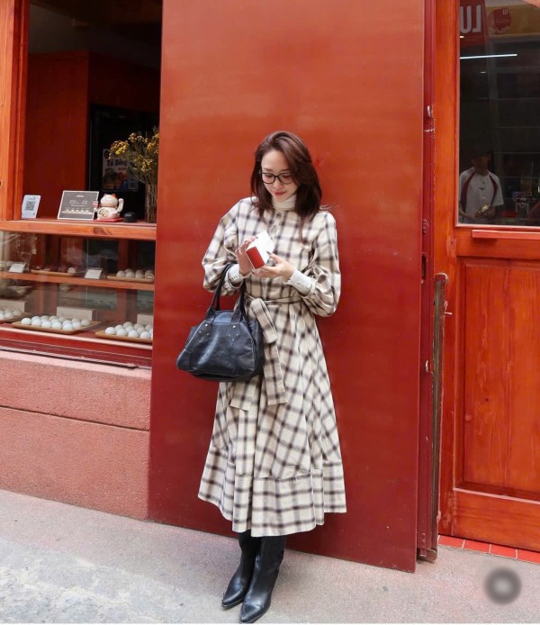 Ca sĩ Tóc Tiên đổi kiểu tóc, trẻ trung và dịu dàng hơn sau ly hôn