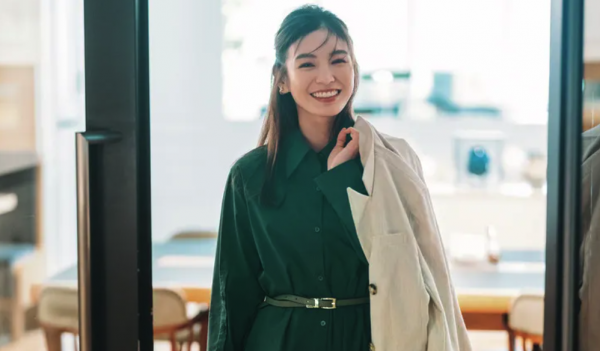 Cách phối mới khiến đầm sơ mi không còn nhàm chán
