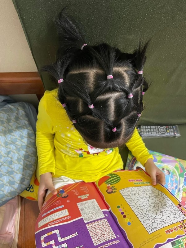 Cô giáo mầm non kiêm nhà tạo mẫu tóc, dân mạng bật cười vì quá ngộ nghĩnh