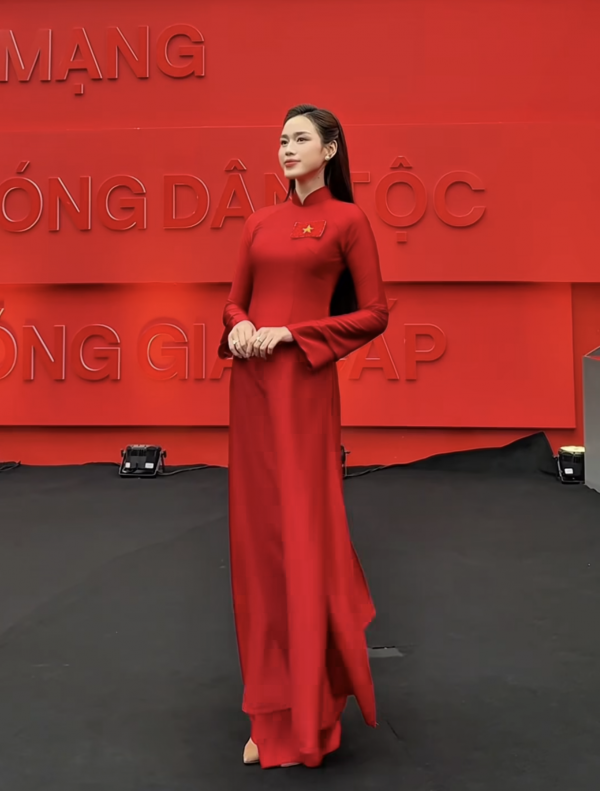 Dàn mỹ nhân Việt đồng loạt diện sắc đỏ, lan tỏa không khí tự hào lễ 2/9