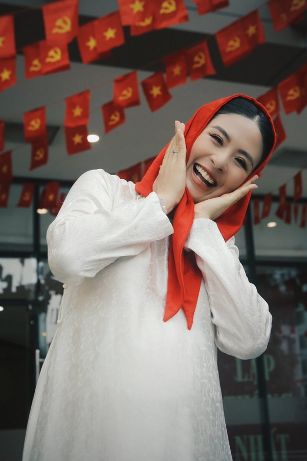 Dàn mỹ nhân Việt đồng loạt diện sắc đỏ, lan tỏa không khí tự hào lễ 2/9