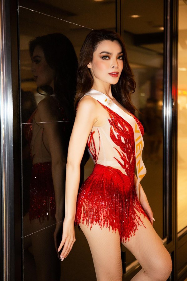 Diện áo dài hay đầm dạ hội, Trân Đài luôn là thí sinh tỏa sáng nhất Miss International Queen 2022