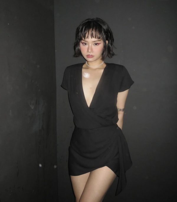 "Em xinh" Miu Lê biến hóa đa phong cách với trang phục trắng đen