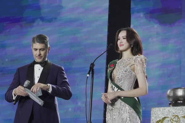 Hành trình trở thành Á hậu 2 Miss Earth của Trịnh Mỹ Anh