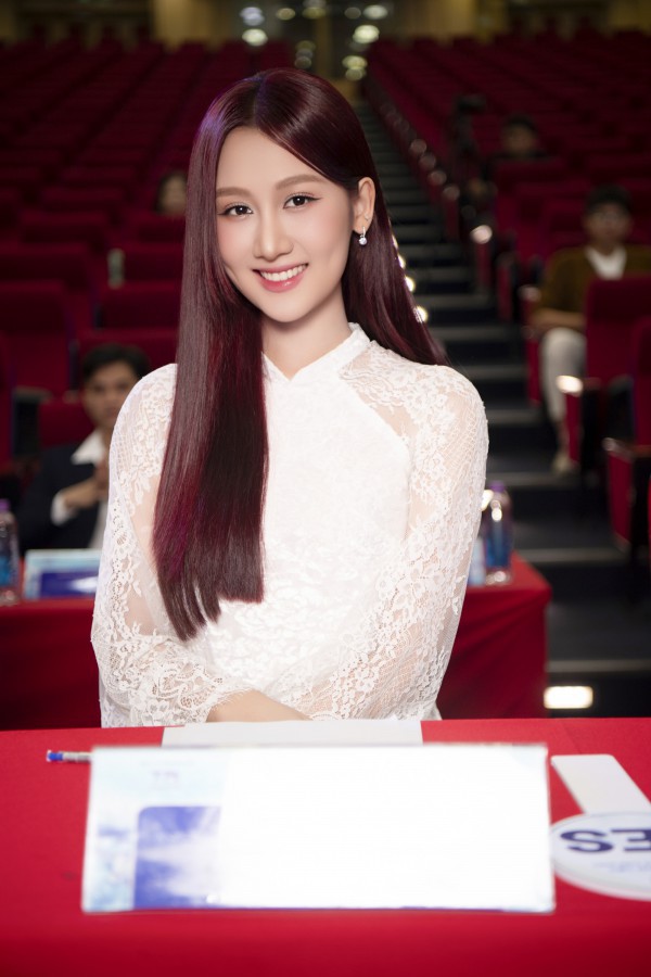 Hoa hậu Quế Anh chấm sơ khảo Hoa hậu Sinh viên Hòa bình Việt Nam 2025