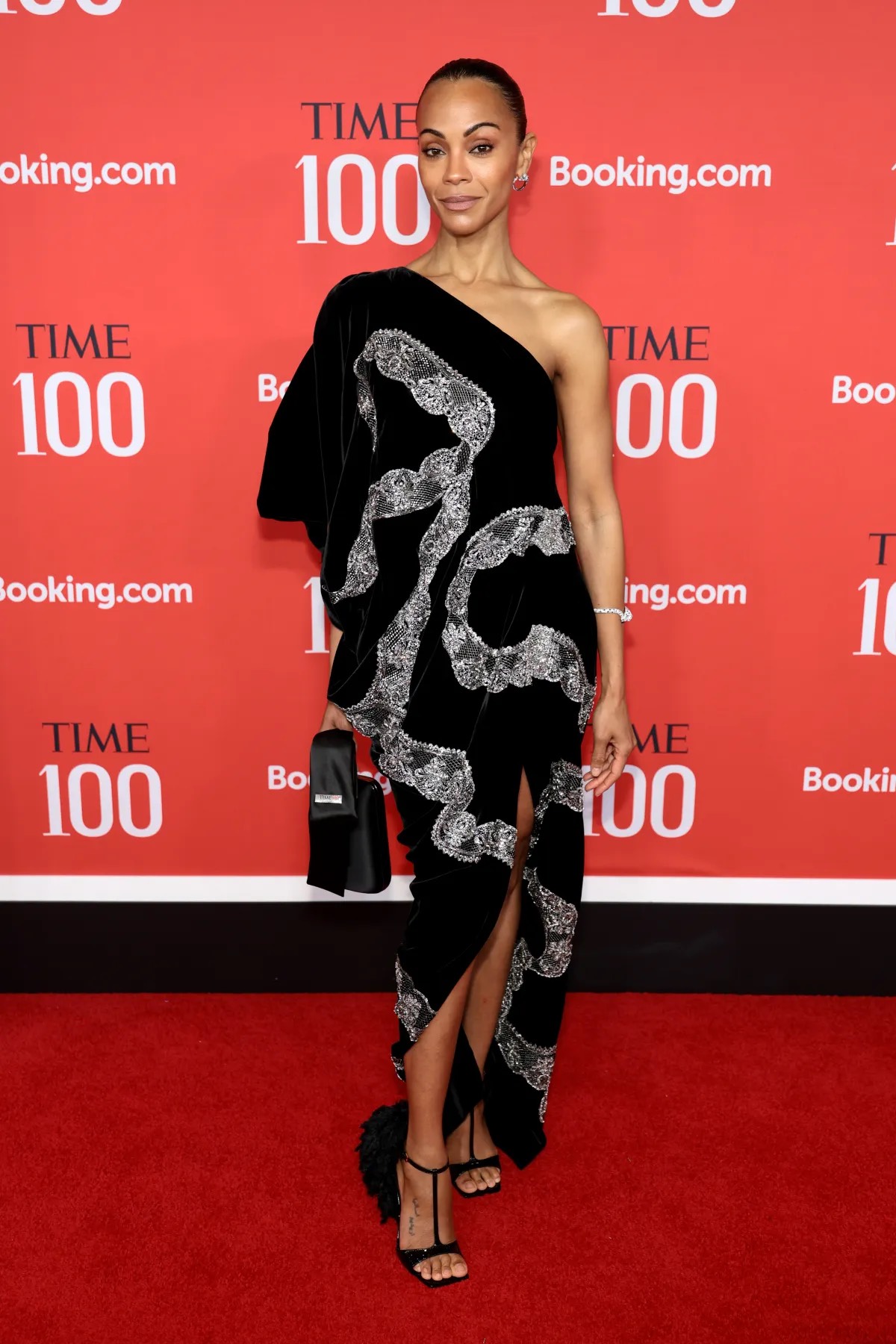 Jennie đọ sắc cùng Hailey Bieber tại thảm đỏ quyền lực TIME 100 