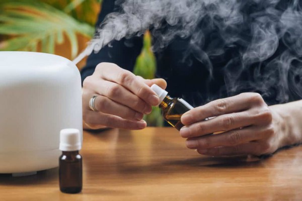 Khi nước hoa, tinh dầu trở thành liệu pháp tinh thần