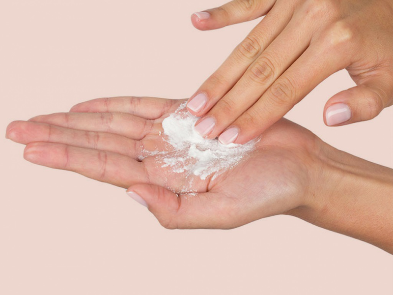Loại bỏ vết chai sần cho da tay mềm mịn