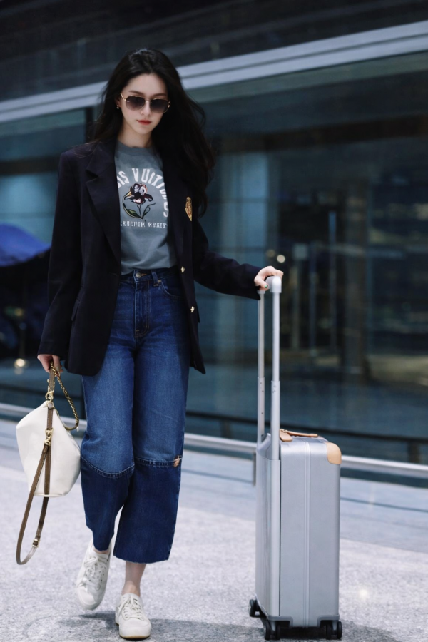 Lưu Diệc Phi gợi ý cách phối blazer và quần jeans lửng trẻ trung, năng động cho mùa xuân