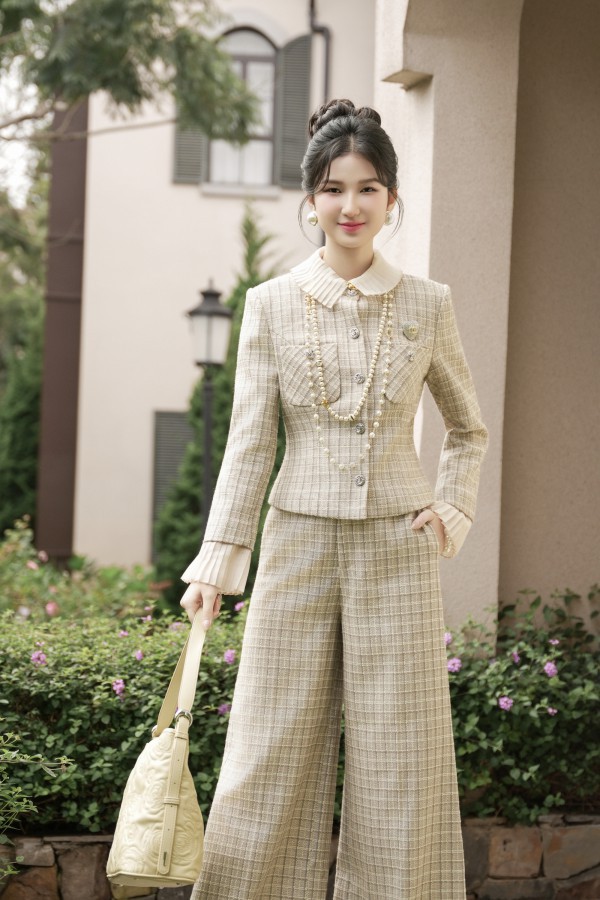 Nàng Mơ diện váy áo vải tweed hóa quý cô nước Pháp