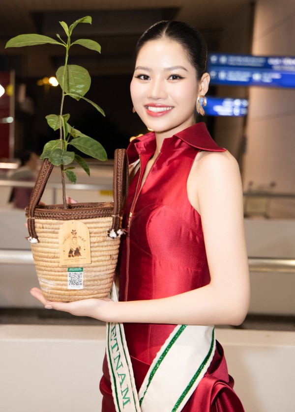 Người đẹp Cao Ngọc Bích lên đường dự thi Miss Earth 2024